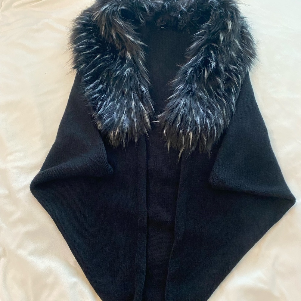 Bebe Chic Black Faux Fur Collar Sweater